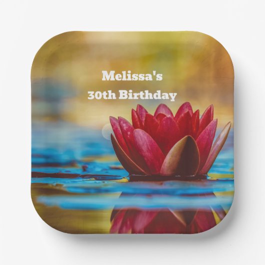 Hübsches Foto einer Lotus-Blume in einem Teich zum Pappteller (Vorderseite)