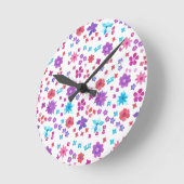 Hübsches Hippy-Blume-Power-Blumenmuster auf Weiß Runde Wanduhr (Winkel)