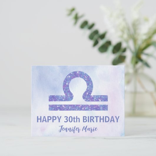 Hübsches Libra-Zeichen Custom Lila Happy Birthday Postkarte (Stehend Vorderseite)