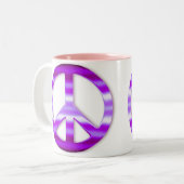 Hübsches lila Friedenszeichen Zweifarbige Tasse (Vorderseite Links)