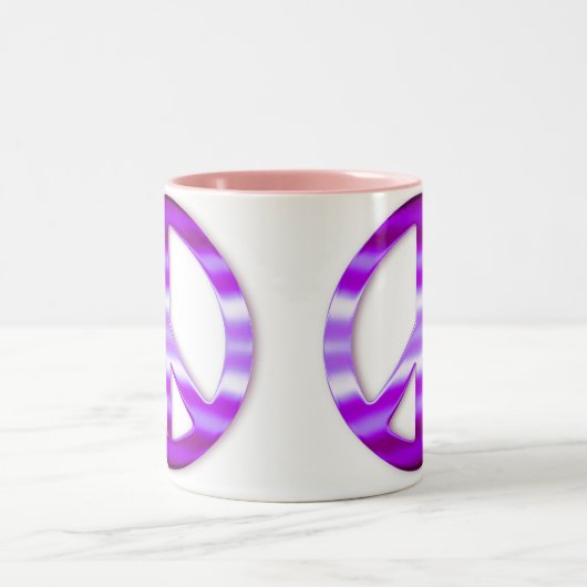Hübsches lila Friedenszeichen Zweifarbige Tasse (Mittel)