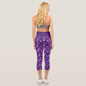 Hübsches Lila Muster der Daisy-Blume Capri Leggings (Rückseite)