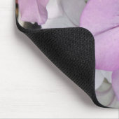 Hübsches Lila Petunia Blume Foto Monogramm Mousepad (Ecke)