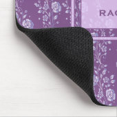 Hübsches Lila und Hübsches Lilac Floral Monogramm Mousepad (Ecke)