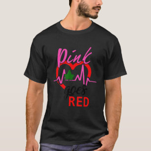 Hübsches Mädchen im roten Herzen Aka Rosa wird rot T-Shirt