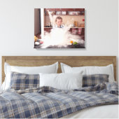 Hübsches Mädchen in einer chaotischen Küche Leinwanddruck (Insitu (Schlafzimmer))