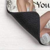 Hübsches Mädchen und Silberdamtel Mousepad (Ecke)