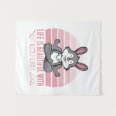 Hübsches niedliches Kaninchen, das Yoga macht, lus Wandteppich (Vorderseite (Horizontal))