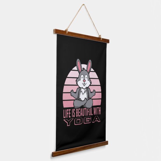 Hübsches niedliches Kaninchen, das Yoga macht, lus Wandteppich Mit Holzrahmen (Gewinkelt)