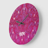 Hübsches Paisley-Monogramm Große Wanduhr (Winkel)