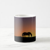 Hübsches Pferd und Sonnenaufgang Tasse (Mittel)