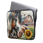 Hübsches Pinto Brown und Weißpferd auf rustikaler  Laptopschutzhülle (Vorderseite Links)