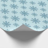 Hübsches Retro-Schneeflockenmuster Blues Aquarell Geschenkpapier (Ecke)