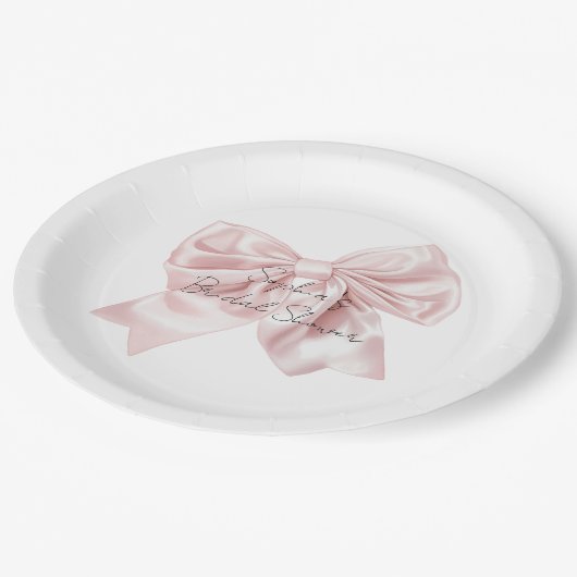 Hübsches rosa Bow-Brautparty Pappteller (Schrägansicht)