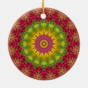 Hübsches Rosa, Gelb und Grün Mandala Art Keramik Ornament