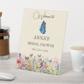 Hübsches Rosa Schmetterlinge Brautparty Sockelschild (In SItu)