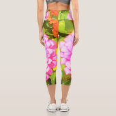 Hübsches Round Pink Zinnia im Sommergarten Capri Leggings (Rückseite)