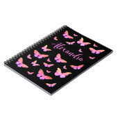 Hübsches Schmetterlingsmuster Rosa Schwarzer Name Notizblock (Linke Seite)
