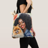 Hübsches Schwarzes Mädchen mit Spitz Blumenstrauß Tasche (Von Nahem)