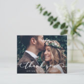 Hübsches Script Wedding Foto Vielen Dank Postkarte (Stehend Vorderseite)