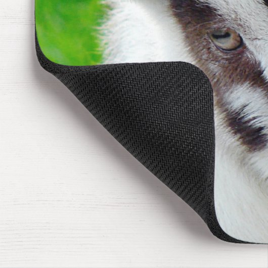 Hübsches Ziegenkid Mousepad (Ecke)