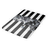 Hübsches ZuckerkulGirl, schwarz und weiß gestriche Badematte (Schrägansicht)