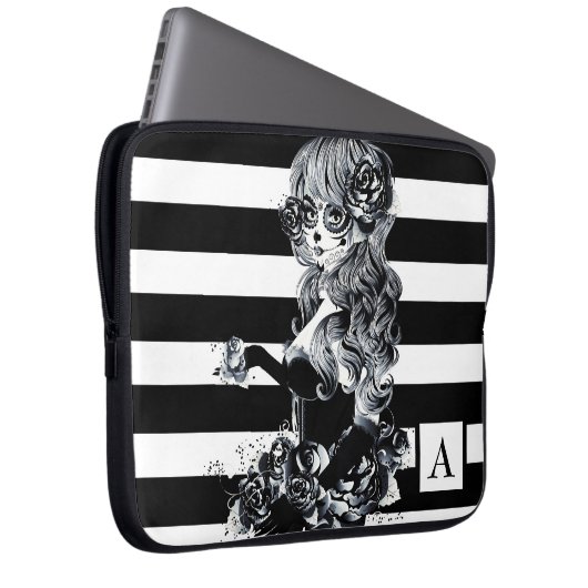 Hübsches ZuckerkulGirl, schwarz und weiß gestriche Laptopschutzhülle (Vorne Rechts)