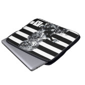 Hübsches ZuckerkulGirl, schwarz und weiß gestriche Laptopschutzhülle (Vorne Knopf)