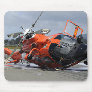 Hubschrauber des Delphins MH-65 zerschmettert bei Mousepad