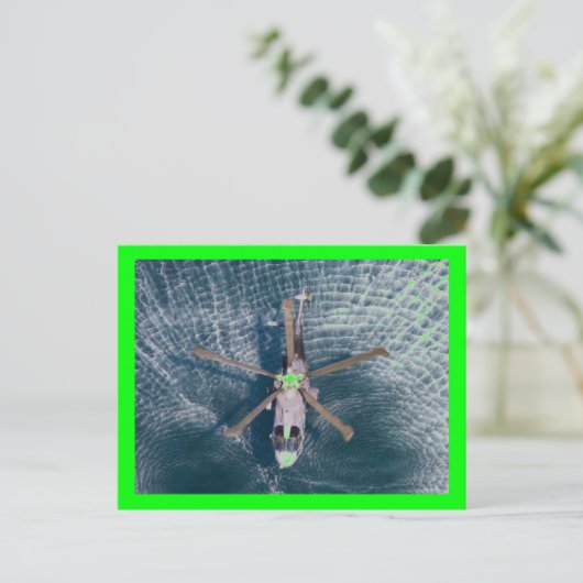 Hubschrauber über Wasser Postkarte (Stehend Vorderseite)