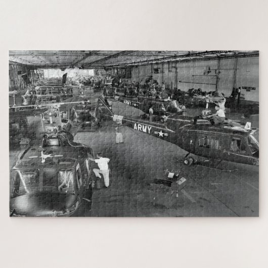 Huey-Hubschrauber-Wartung Puzzle (Horizontal)