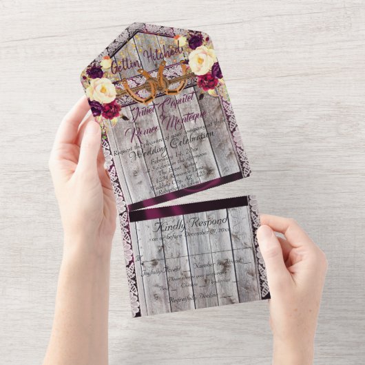 Hufeisen, Spitzen und Wildblumen werden heftig All In One Einladung (Abreißen)