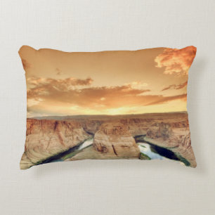 Hufeisenbiegung Caynon Dekokissen