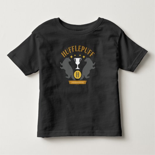 HUFFLEPUFF™ Badger and Cup House Pride Graphic Kleinkind T-shirt (Vorderseite)