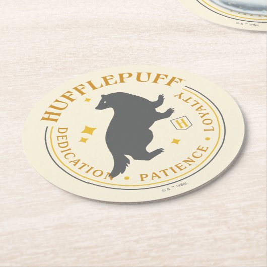 HUFFLEPUFF™ Badger House Pride Abzeichen Runder Pappuntersetzer (Angewinkelt)
