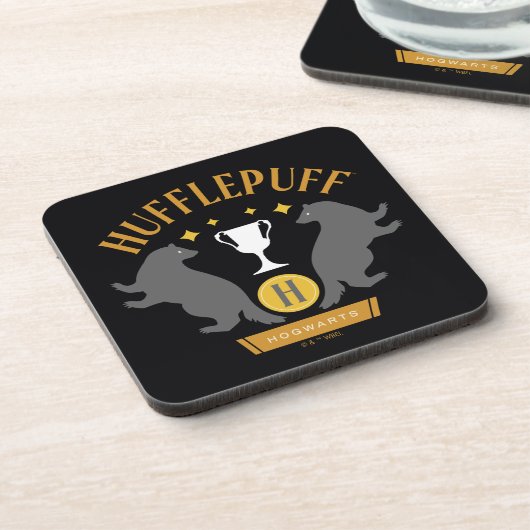 HUFFLEPUFF™ Badger und Cup House Pride Grafik Getränkeuntersetzer (Linke Seite)