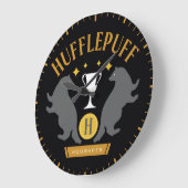 HUFFLEPUFF™ Badger und Cup House Pride Grafik Große Wanduhr (Winkel)