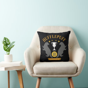 HUFFLEPUFF™ Badger und Cup House Pride Grafik Kissen