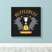 HUFFLEPUFF™ Badger und Cup House Pride Grafik Leinwanddruck (Insitu (Holzboden))