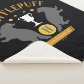 HUFFLEPUFF™ Badger und Cup House Pride Grafik Sherpadecke (3/4)