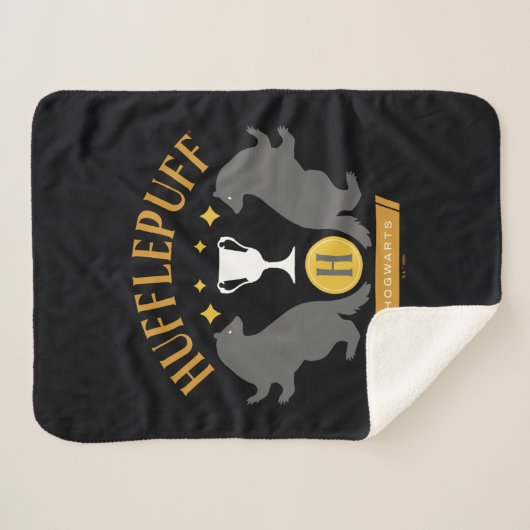 HUFFLEPUFF™ Badger und Cup House Pride Grafik Sherpadecke (Vorderseite (Horizontal))