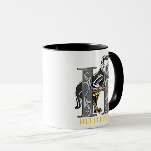 HUFFLEPUFF™ Crosshatched Emblem Tasse (VorderseiteRechts)