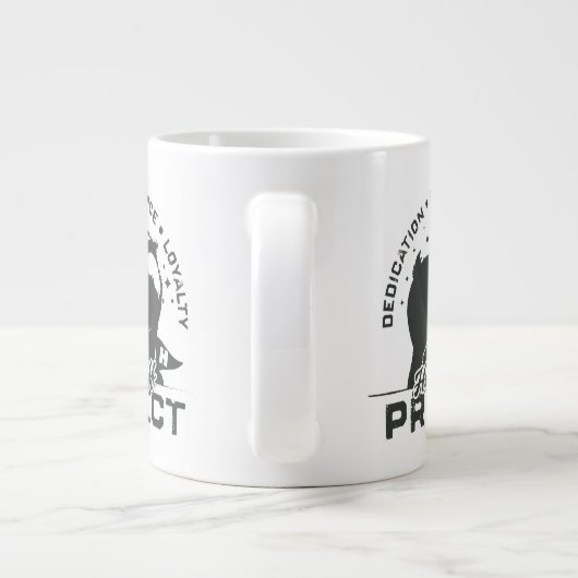 HUFFLEPUFF™ Präfektives Abzeichen Jumbo-Tasse (Rückseite)