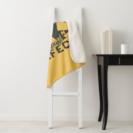 HUFFLEPUFF™ Präfektives Abzeichen Sherpadecke (Beispiel)