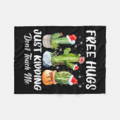 Hug Just Kidding Dont Touch Me Funny Cactus Christ Fleecedecke (Vorderseite (Horizontal))