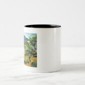 Hügel in der französischen Provence - Paul Cezanne Zweifarbige Tasse (Mittel)