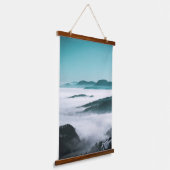 Hügel-, Nebel- und Baumebenen Wandteppich Mit Holzrahmen (Gewinkelt)