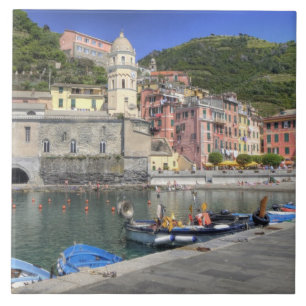 Hügeldorf Vernazza, Cinque Terre, Ligurien Fliese