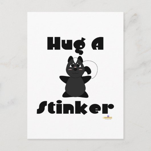 Huggable Skunk Hug A Stinker Postkarte (Vorderseite)