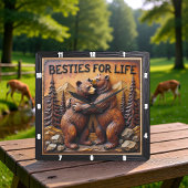 Hugging Bears Mountain Pine Quadratische Wanduhr